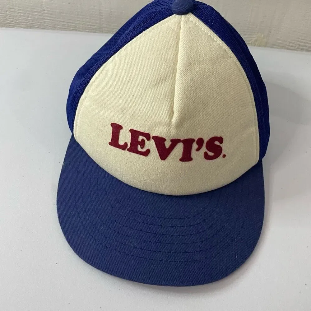 Levi’s| hat | adjustable| mesh